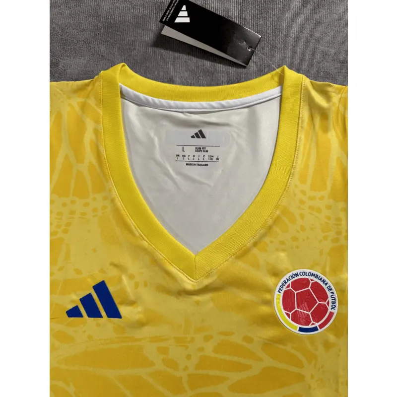 Top corto Colombia 2026 Home Mundial Amarillo Mujer
