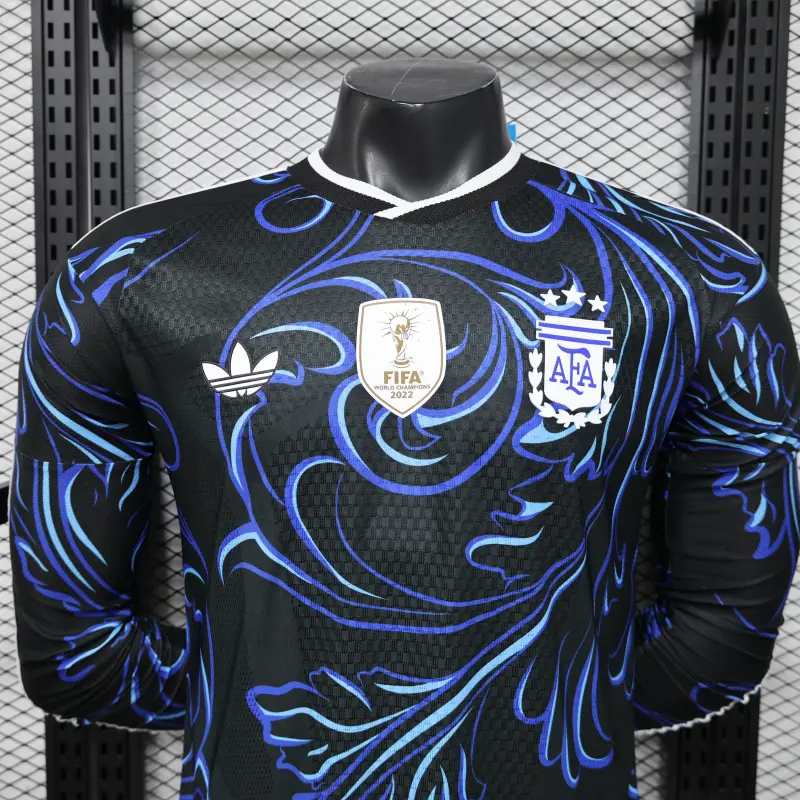 Camiseta Argentina Away Mundial 2026 ML Negro/Azul con FIFA2022 (EDICIÓN JUGADOR)