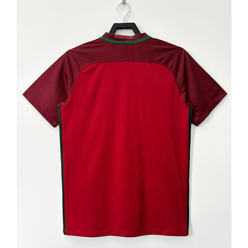 Camiseta Portugal Retro 2006 home